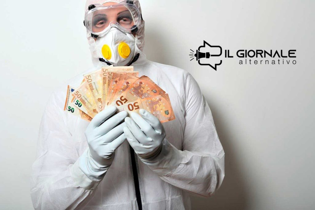 Un medico in tuta protettiva con i soldi in mano che raffigura il problema pandemic bonds