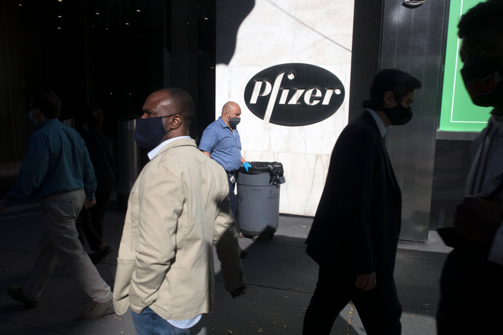 Pfizer ottiene l'approvazione per il suo vaccino nel Regno Unito