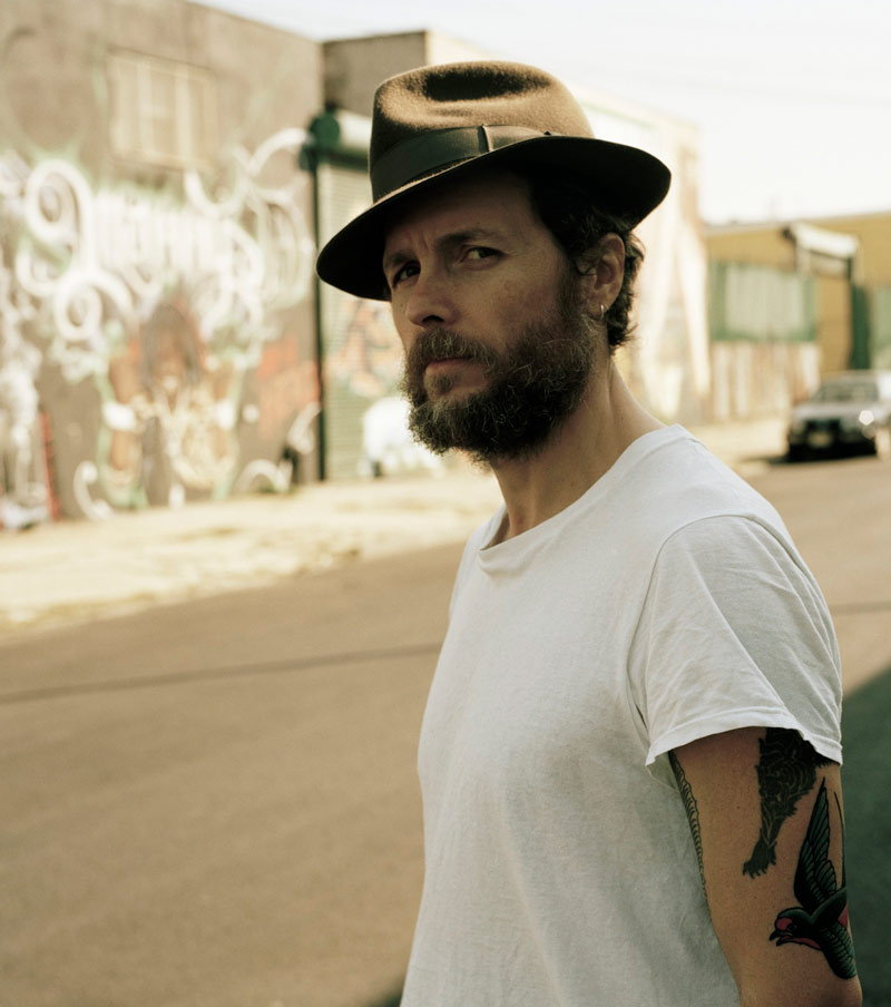 Lorenzo Jovanotti, da "anti-sistema" a dentro il sistema