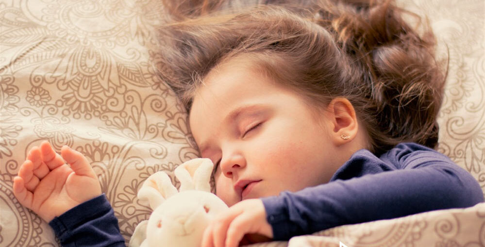 Tecnologia per leggere le favole della buonanotte ai bambini